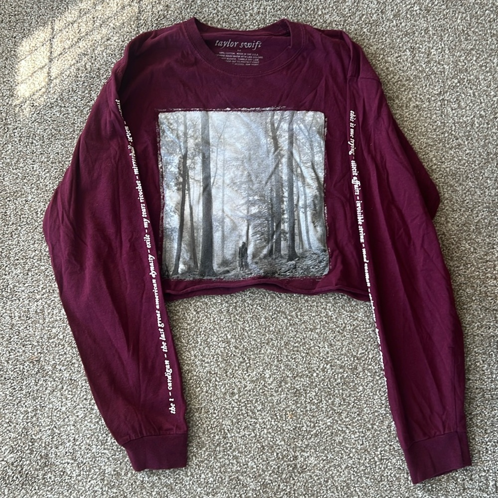 TAYLOR SWIFT Folklore Maroon Cropped Long Sleeve